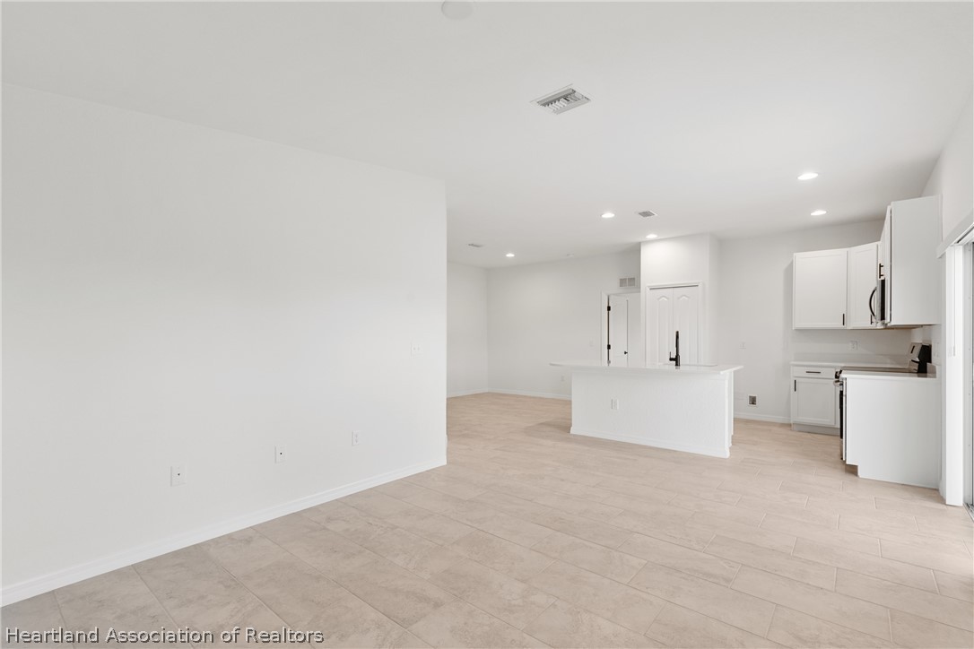 6151 Monegro Street Sebring, FL 33872 - Photo 12 of 36