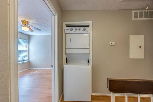 $1,800 | 7337 Kingswood Circle, Fort Worth, TX 76133