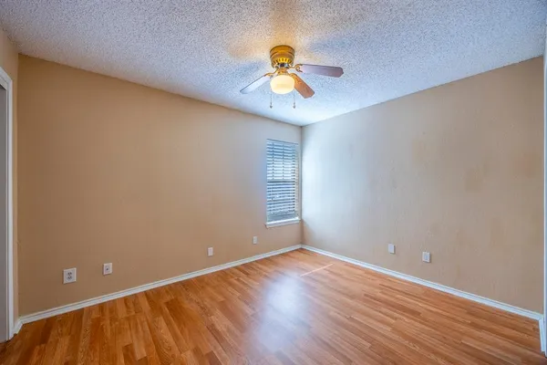 $1,800 | 7337 Kingswood Circle, Fort Worth, TX 76133