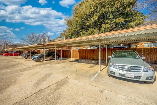 $1,800 | 7337 Kingswood Circle, Fort Worth, TX 76133