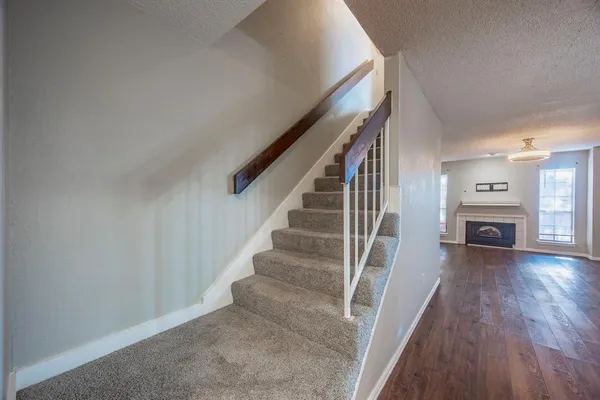 $1,800 | 7337 Kingswood Circle, Fort Worth, TX 76133