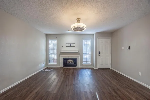 $1,800 | 7337 Kingswood Circle, Fort Worth, TX 76133