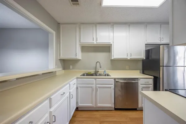 $1,800 | 7337 Kingswood Circle, Fort Worth, TX 76133