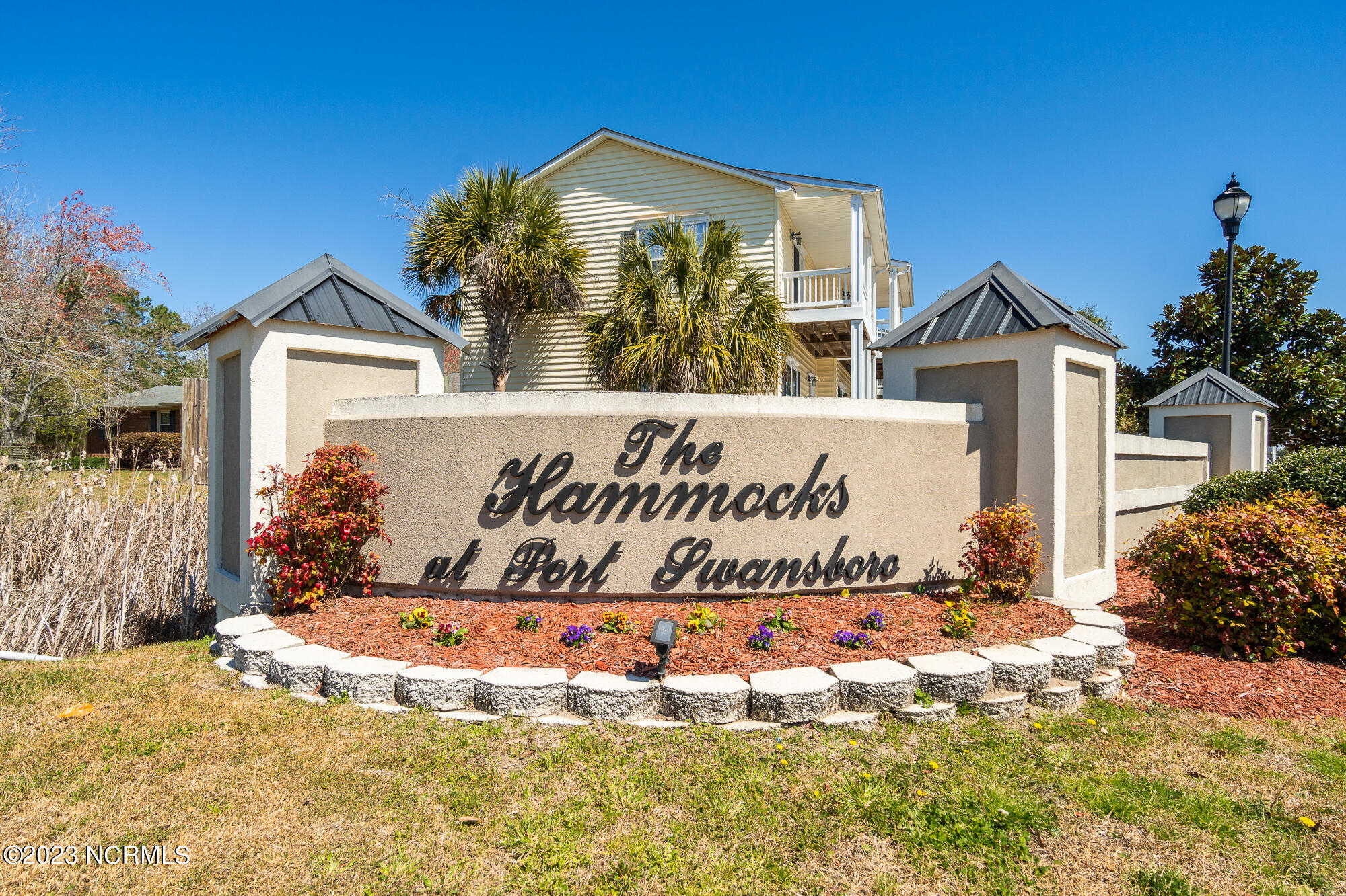 17 Sloop Street Swansboro, NC 28584 - Photo 2 of 38 17-sloop-dr-33