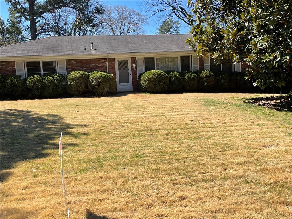 a house view with a outdoor space