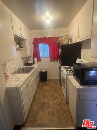 $799,000 | 1501 West 102nd Street, Los Angeles, CA 90047