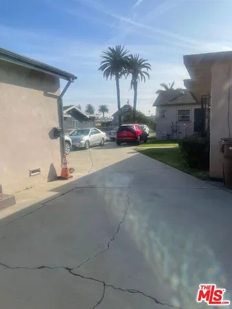 $799,000 | 1501 West 102nd Street, Los Angeles, CA 90047