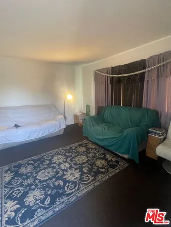 $799,000 | 1501 West 102nd Street, Los Angeles, CA 90047