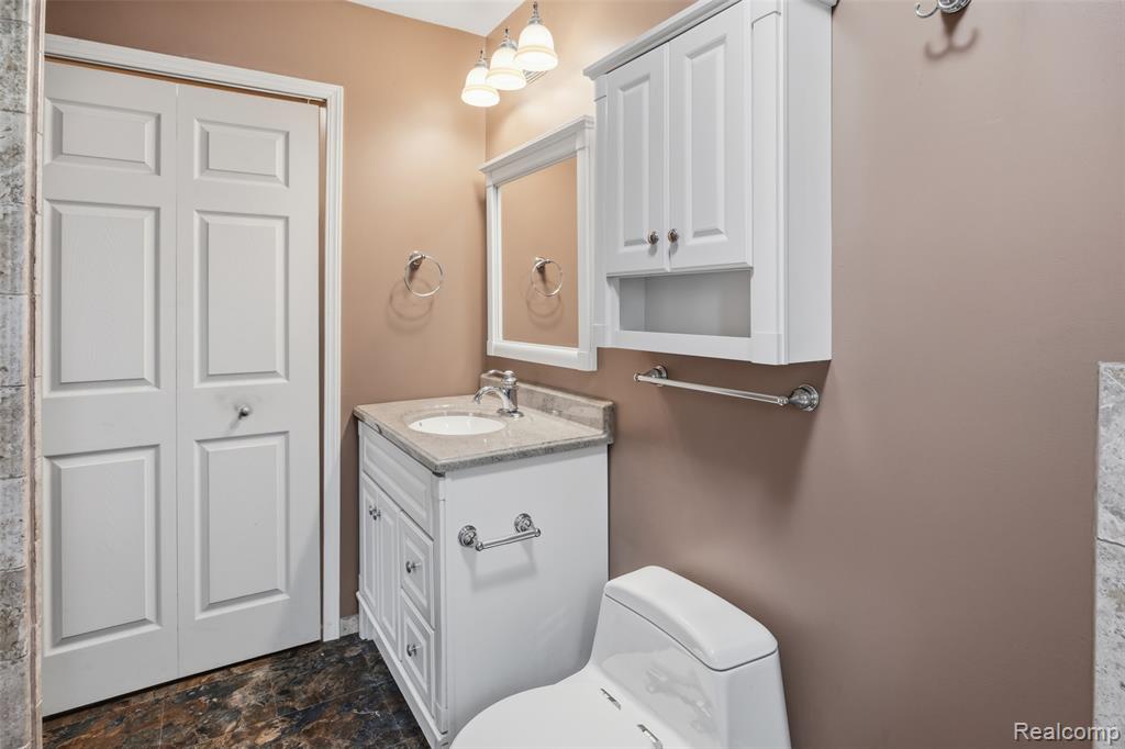 21650 Telegraph Road Flat Rock, MI 48134 - Photo 35 of 70