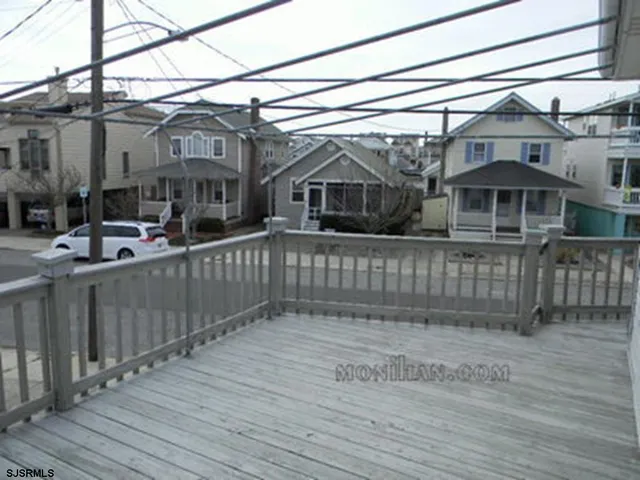 a car parked in front of a building