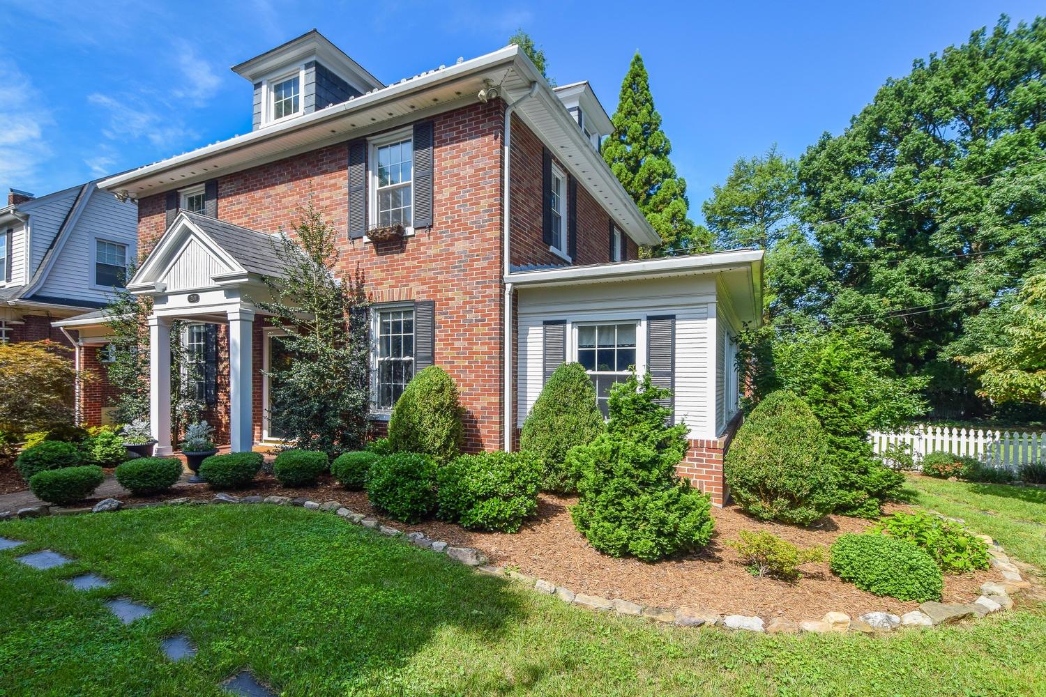 2101 Carter Road Southwest Roanoke, VA 24015 - Photo 2 of 32 2