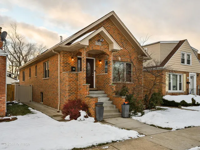 $599,000 | 3740 North Pacific Avenue, Chicago, IL 60634
