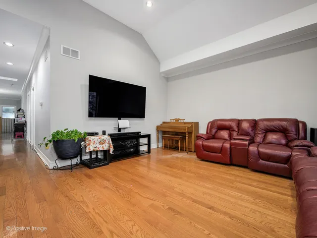 $599,000 | 3740 North Pacific Avenue, Chicago, IL 60634