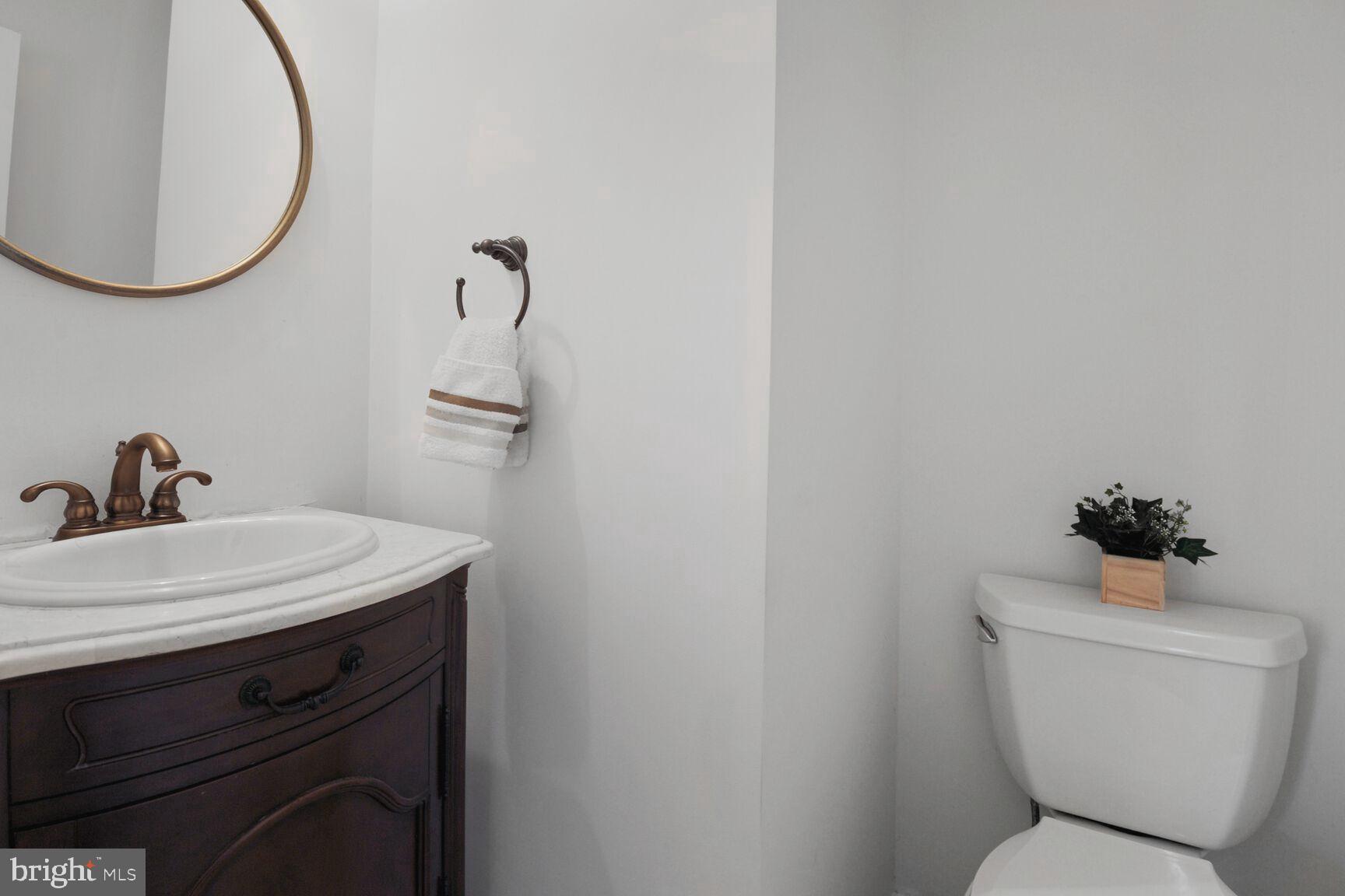25817 Spring Farm Circle Chantilly, VA 20152 - Photo 11 of 30 Gallery Image 11