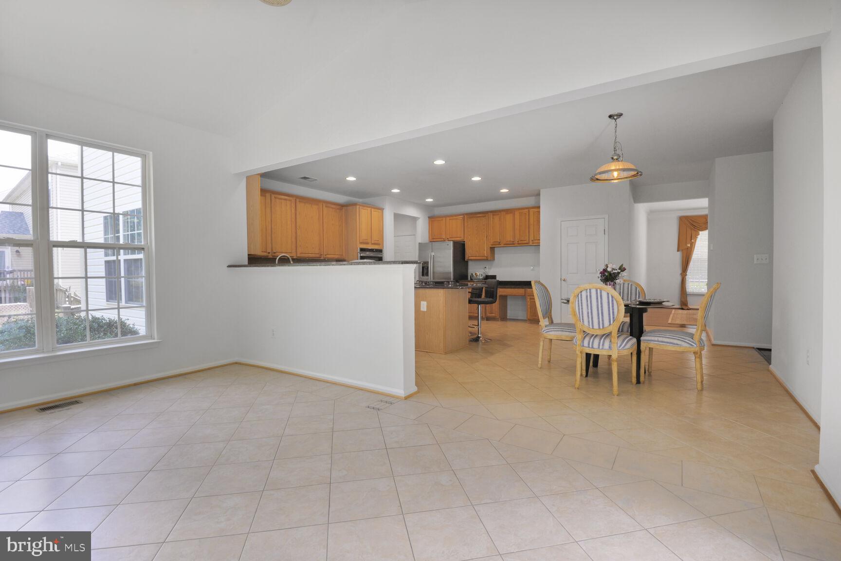 25817 Spring Farm Circle Chantilly, VA 20152 - Photo 15 of 30 Gallery Image 15
