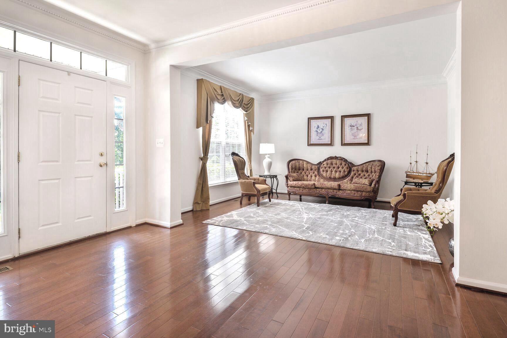 25817 Spring Farm Circle Chantilly, VA 20152 - Photo 3 of 30 Gallery Image 3
