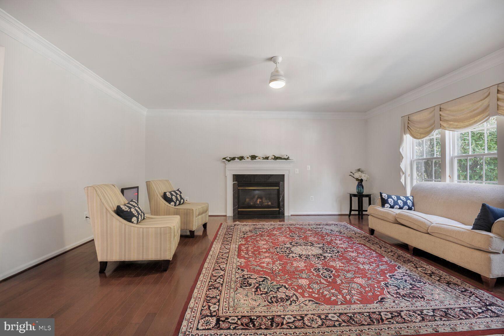 25817 Spring Farm Circle Chantilly, VA 20152 - Photo 7 of 30 Gallery Image 7