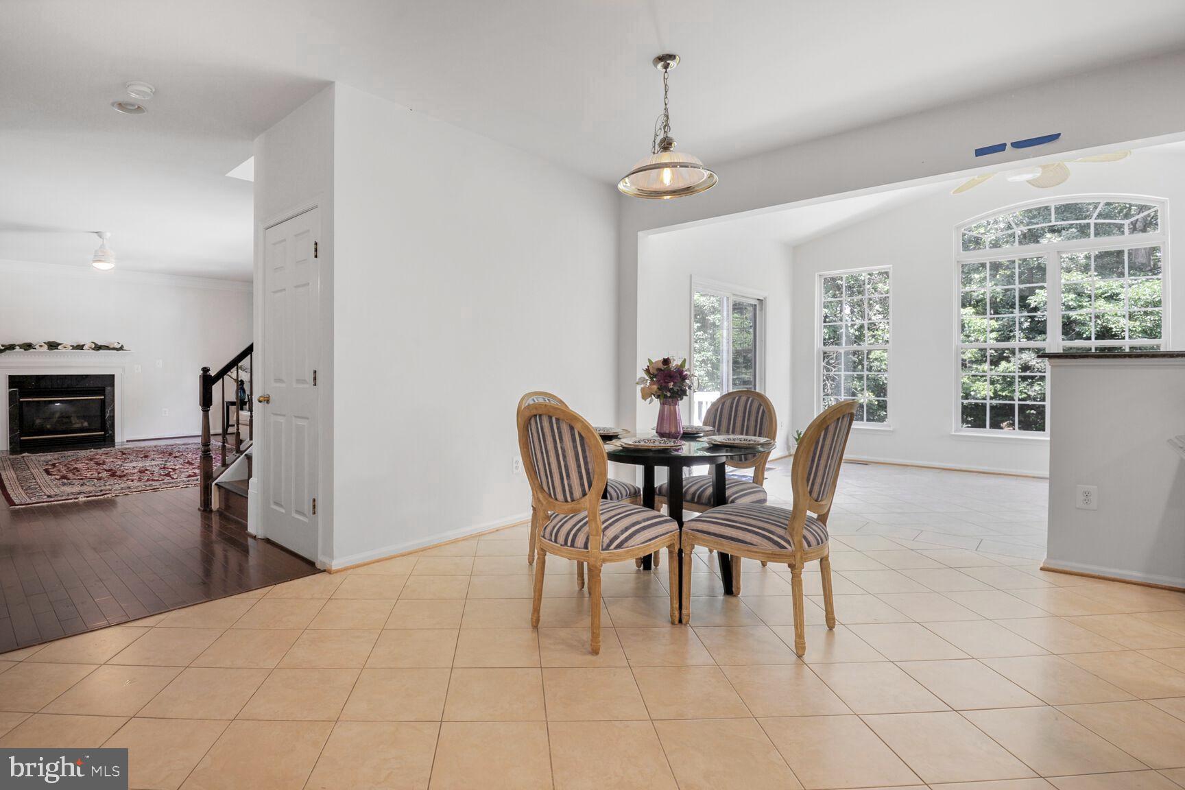 25817 Spring Farm Circle Chantilly, VA 20152 - Photo 9 of 30 Gallery Image 9