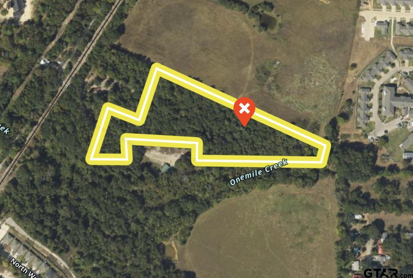 515 Wood Street Athens, TX 75751 - Photo 3 of 4 a view of a pool