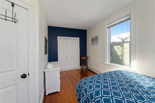 $3,500 | 15 Narragansett Avenue, Unit 2, Newport, RI 02840
