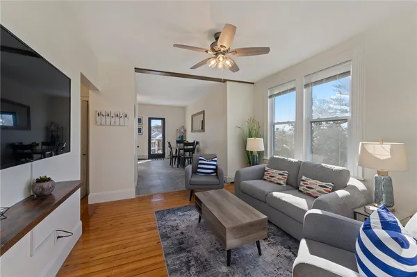 $3,500 | 15 Narragansett Avenue, Unit 2, Newport, RI 02840