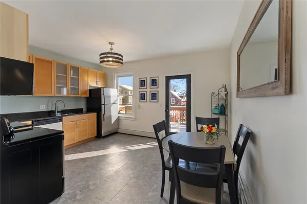 $3,500 | 15 Narragansett Avenue, Unit 2, Newport, RI 02840