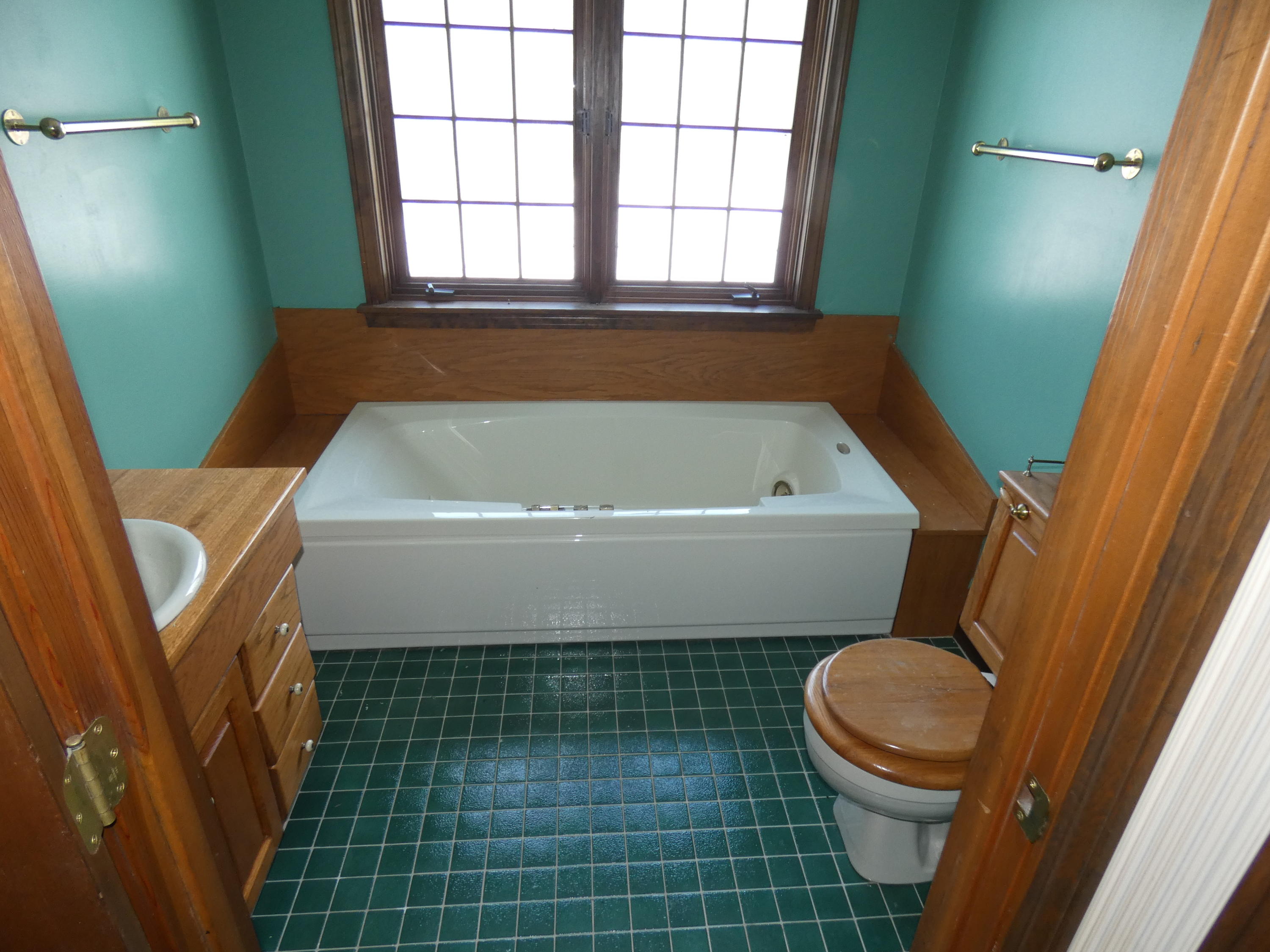 114 Carll Road Buxton, ME 04093 - Photo 28 of 34 2nd Floor Bathroom
