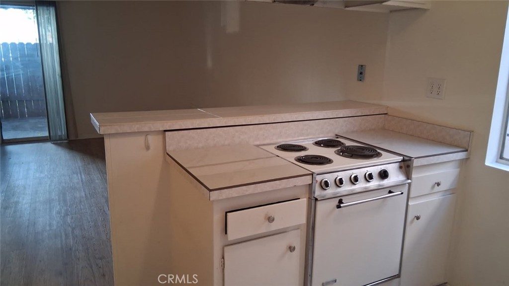 2134 South Acama Street Anaheim, CA 92802 - Photo 32 of 38 a close up view of washer and dryer