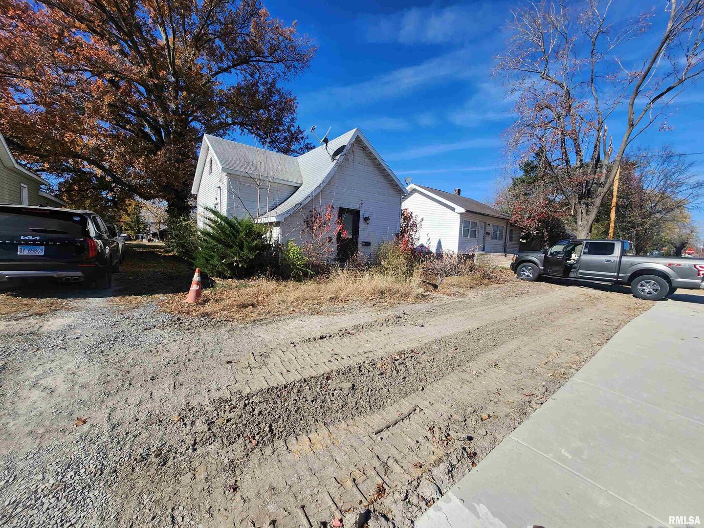 113 North Hickory Du Quoin, IL 62832 - Photo 2 of 2