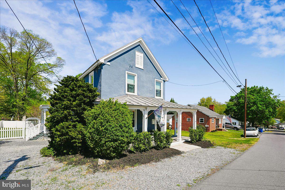 209 Rice Street Berryville, VA 22611 - Photo 3 of 67 Plentiful parking for family and friends