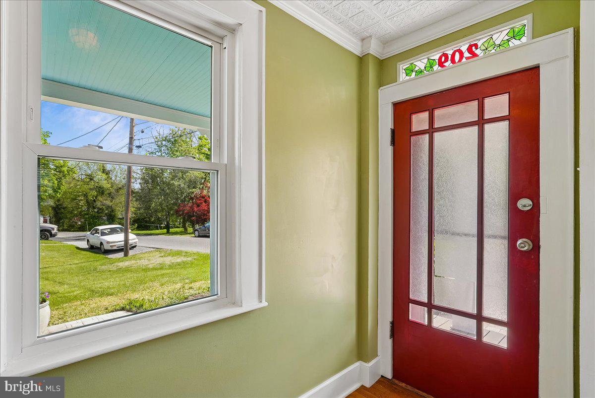 209 Rice Street Berryville, VA 22611 - Photo 6 of 67 Foyer with stained glass above front door