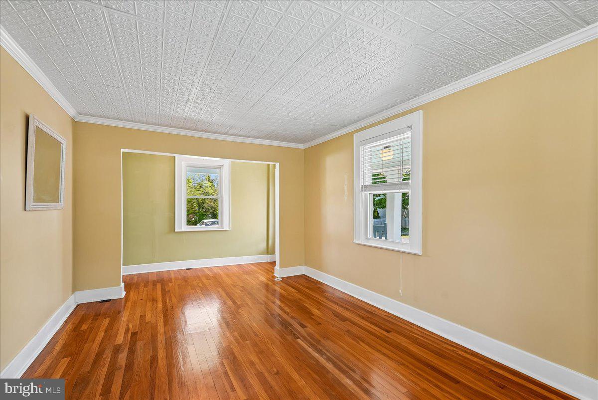 209 Rice Street Berryville, VA 22611 - Photo 10 of 67 Living Room and foyer