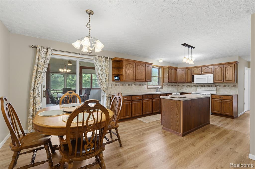 3843 Hooker Road Pinckney, MI 48169 - Photo 5 of 36