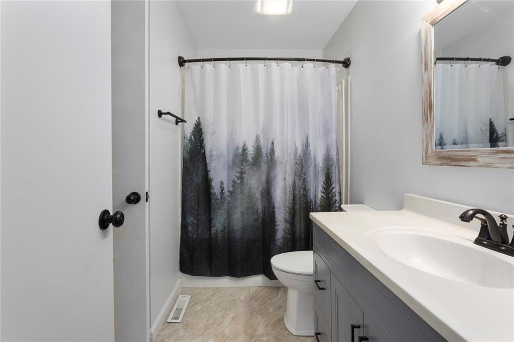 902 Southwest Locust Street Oak Grove, MO 64075 - Photo 11 of 40