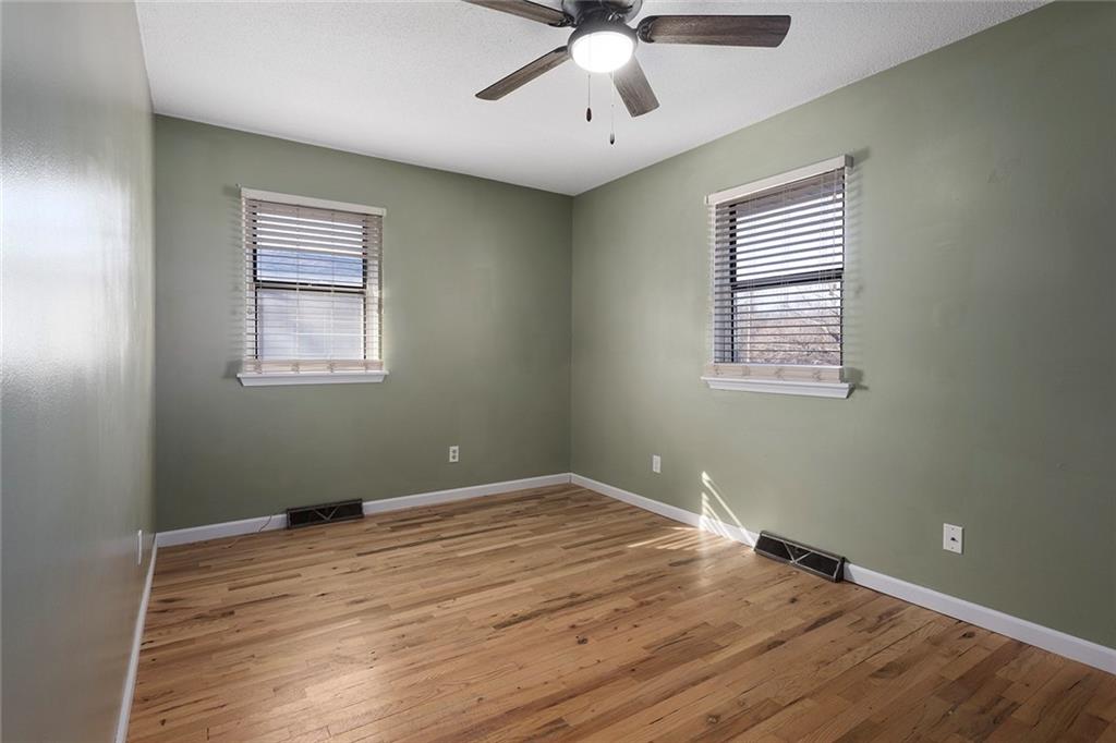 902 Southwest Locust Street Oak Grove, MO 64075 - Photo 13 of 40