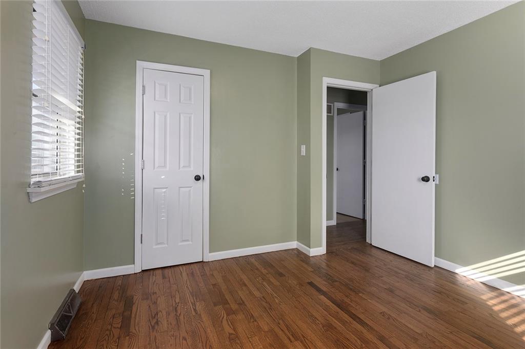 902 Southwest Locust Street Oak Grove, MO 64075 - Photo 16 of 40