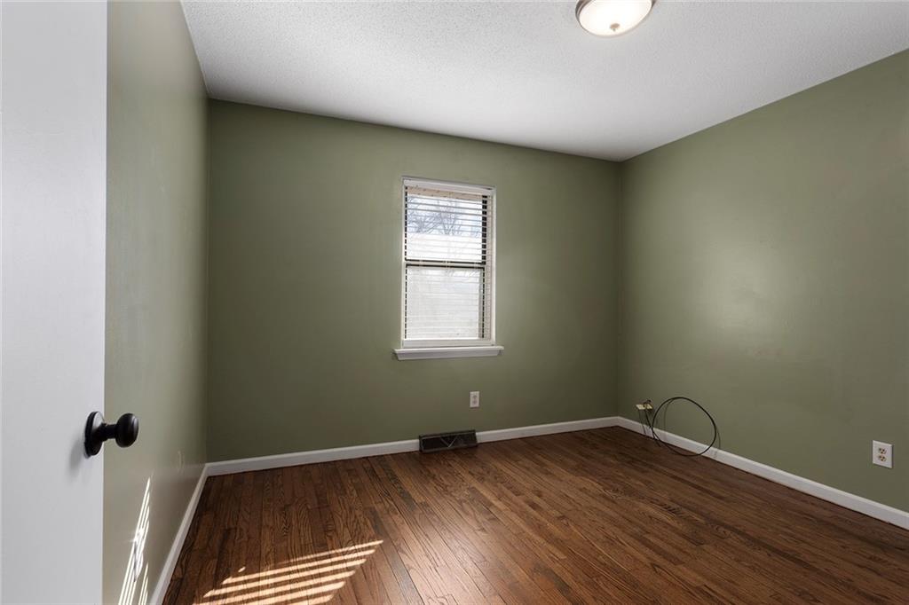 902 Southwest Locust Street Oak Grove, MO 64075 - Photo 17 of 40