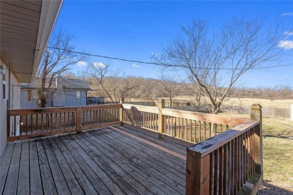 902 Southwest Locust Street Oak Grove, MO 64075 - Photo 26 of 40