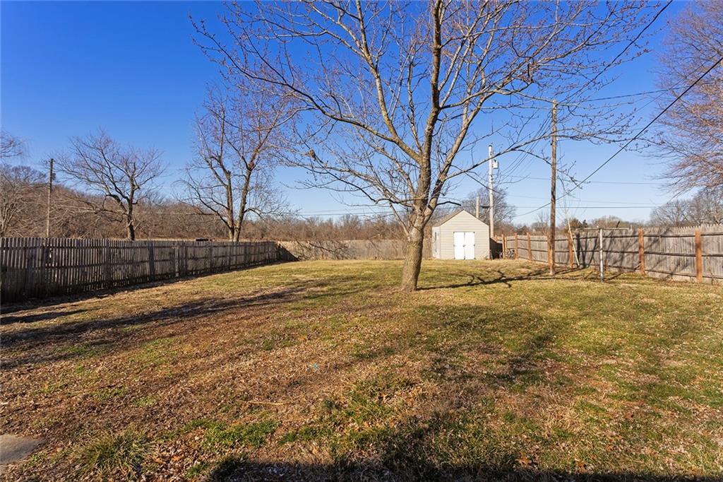 902 Southwest Locust Street Oak Grove, MO 64075 - Photo 29 of 40