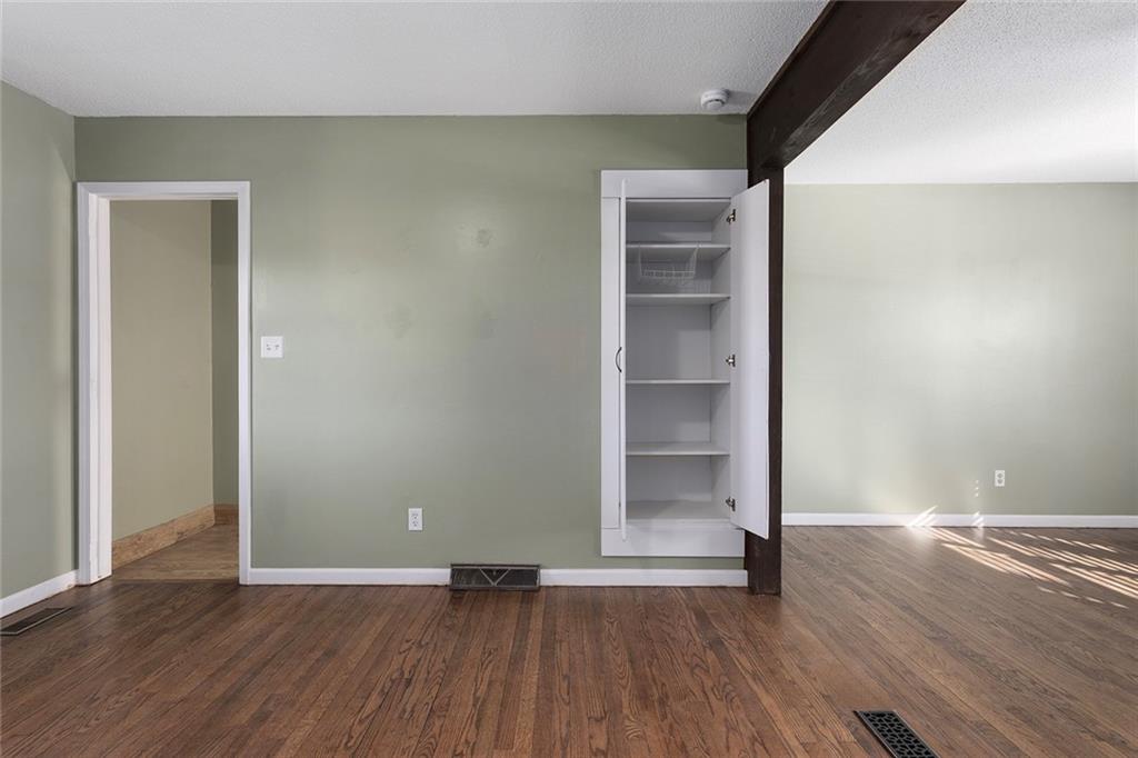 902 Southwest Locust Street Oak Grove, MO 64075 - Photo 10 of 40