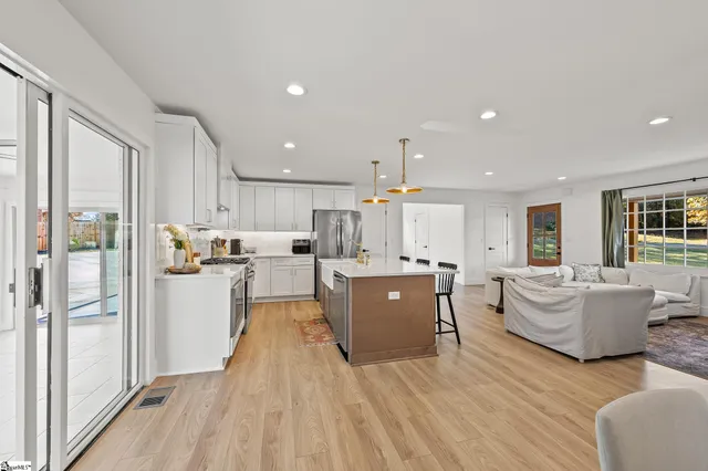 $434,999 | 824 Cumberland Drive, Greer, SC 29651