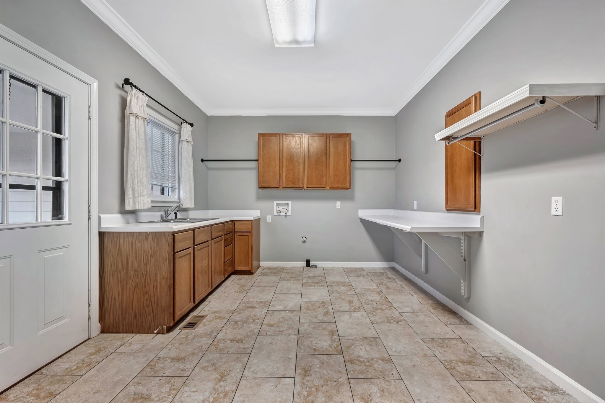 1576 Old Hillsboro Road Franklin, TN 37069 - Photo 23 of 57 a bathroom with a sink a toilet and mirror