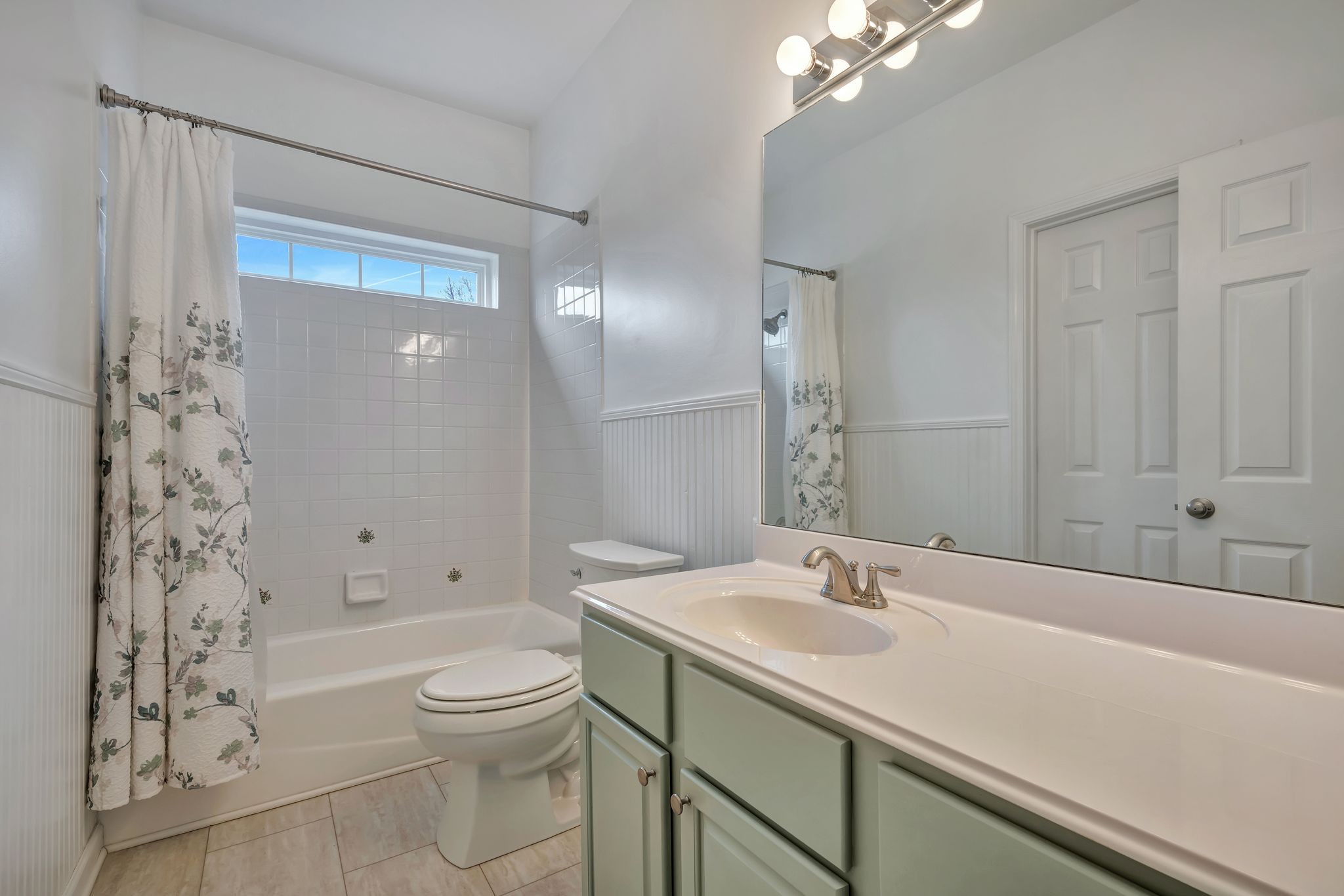 1576 Old Hillsboro Road Franklin, TN 37069 - Photo 30 of 57 a bathroom with a sink a toilet and shower