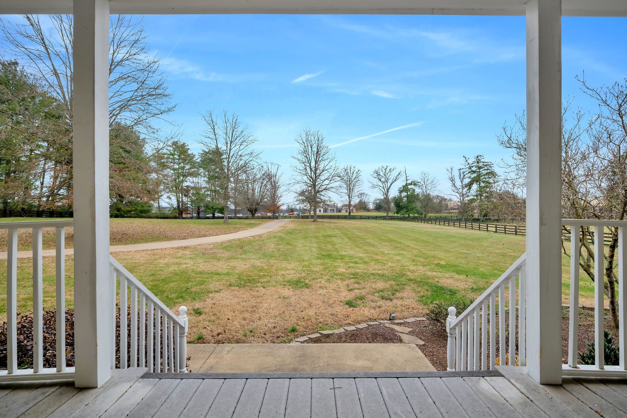 1576 Old Hillsboro Road Franklin, TN 37069 - Photo 3 of 57 a view of a balcony with ocean view