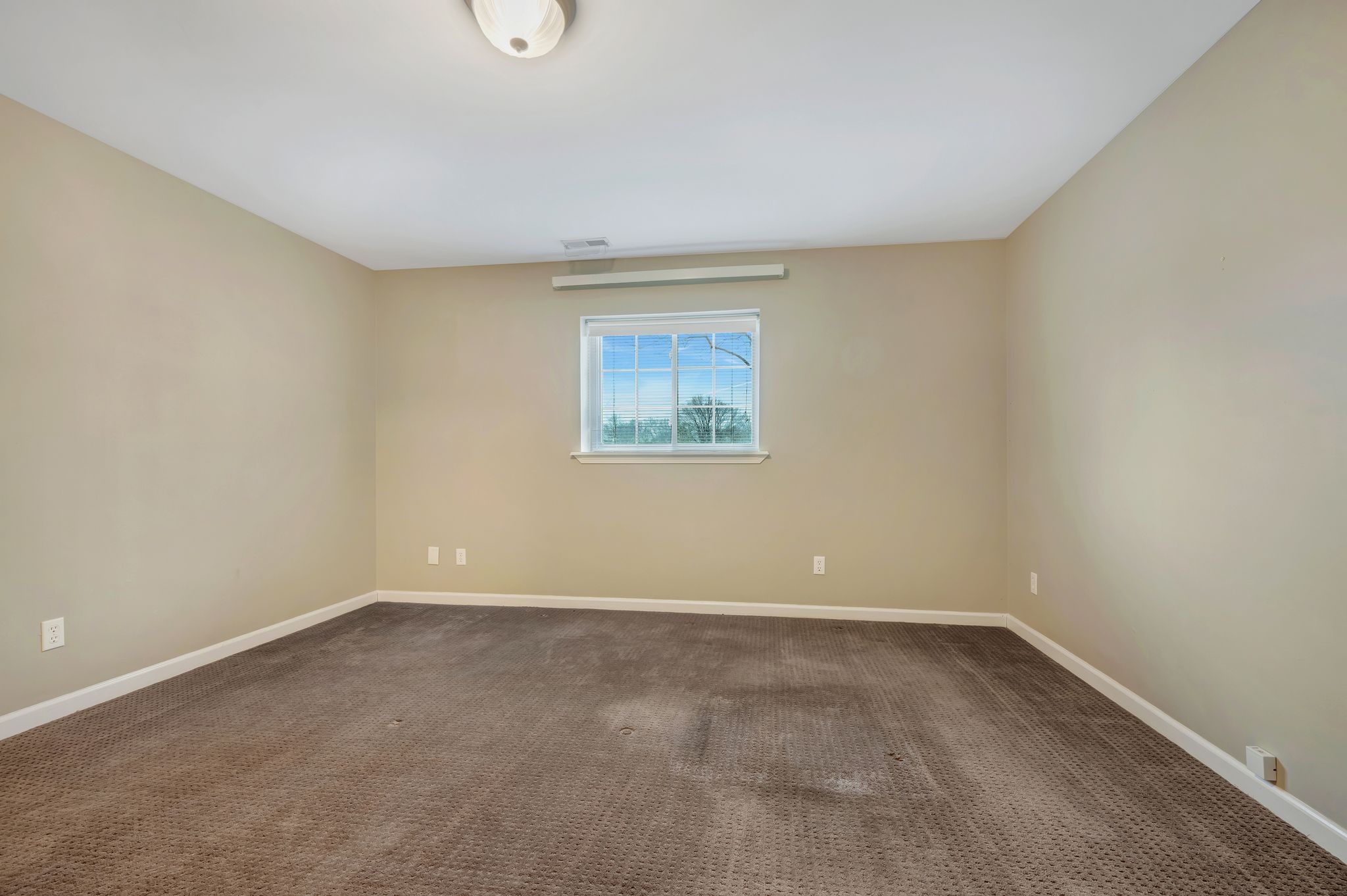 1576 Old Hillsboro Road Franklin, TN 37069 - Photo 41 of 57 an empty room with windows