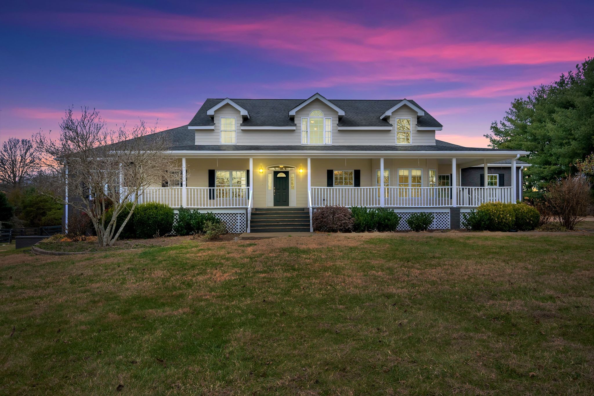 1576 Old Hillsboro Road Franklin, TN 37069 - Photo 57 of 57 a front view of a house with a garden