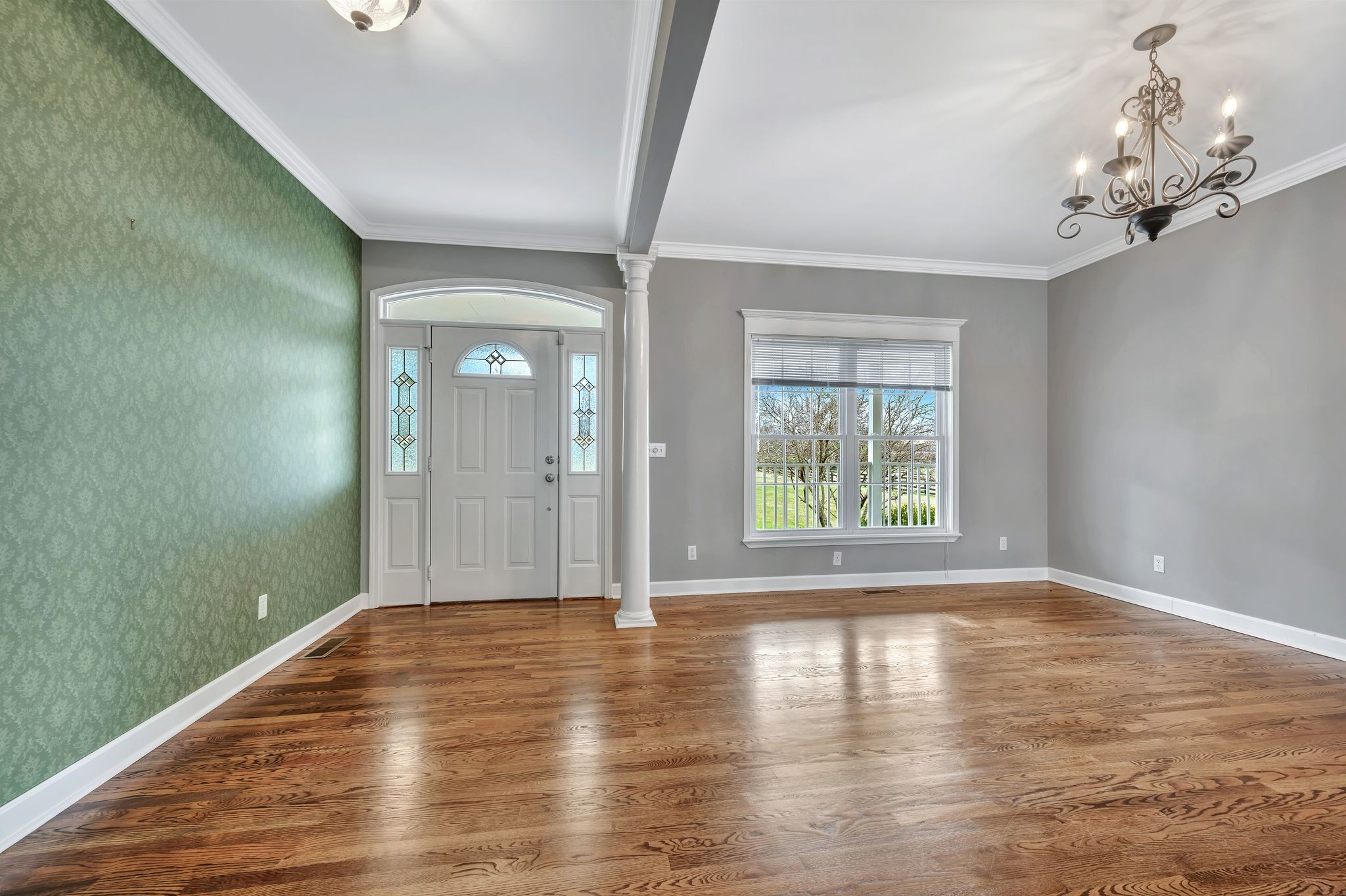 1576 Old Hillsboro Road Franklin, TN 37069 - Photo 6 of 57 a view of livingroom with window