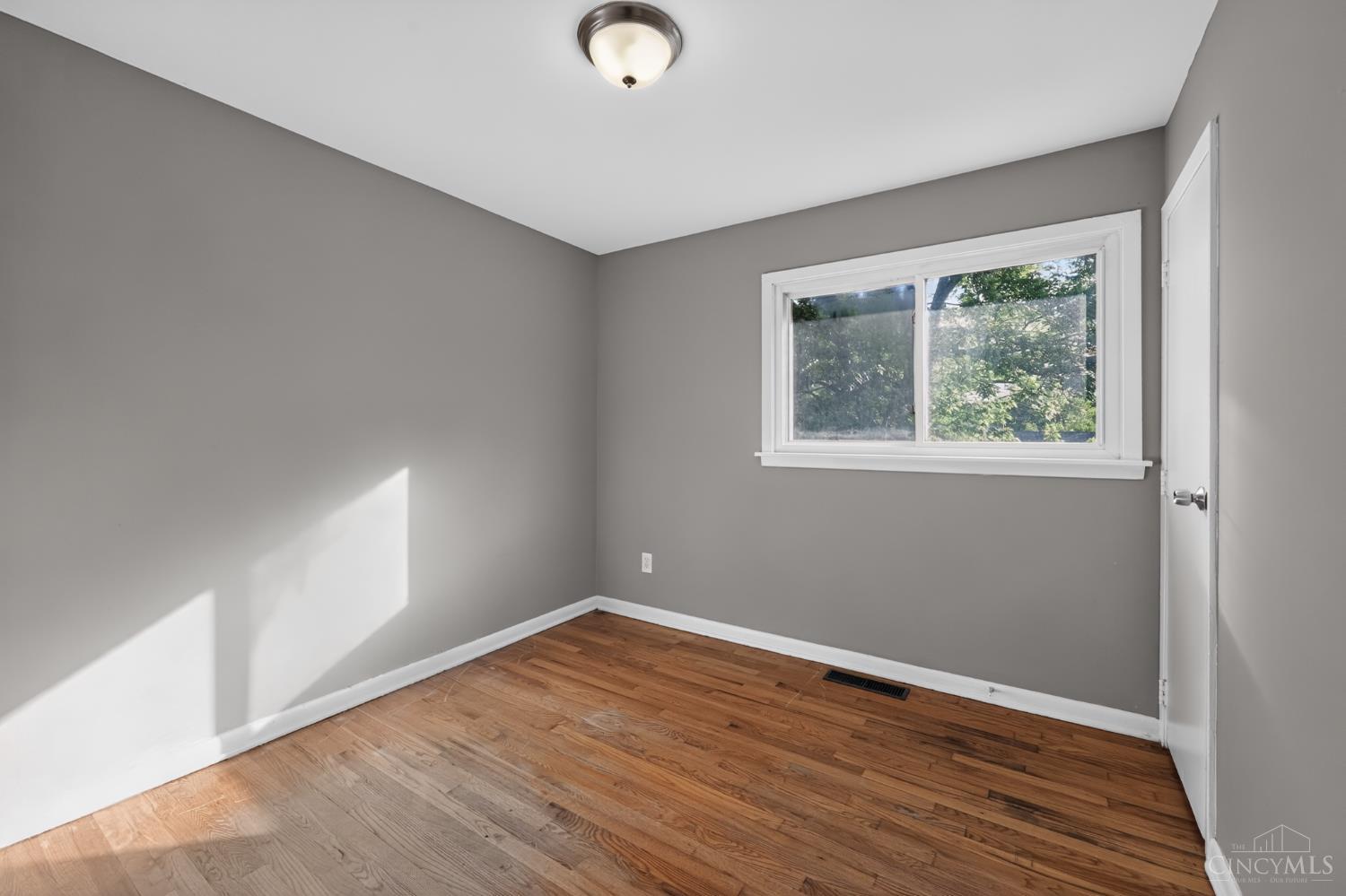 2015 Windmill Way Cincinnati, OH 45240 - Photo 20 of 32