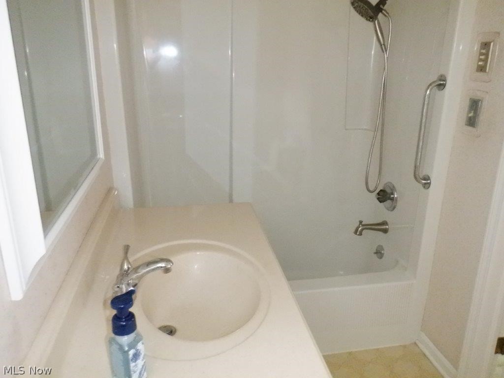 1455 Evanston Road Lyndhurst, OH 44124 - Photo 14 of 27