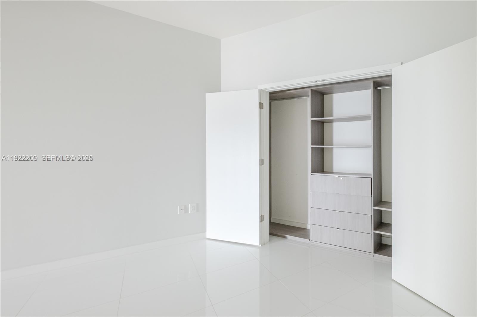 851 Northeast 1st Avenue, Unit 3911 Miami, FL 33132 - Photo 15 of 75 a view of empty room